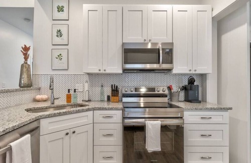 Southmoreland House | 28) Updated Midtown Bungalow |Great Walkability!
