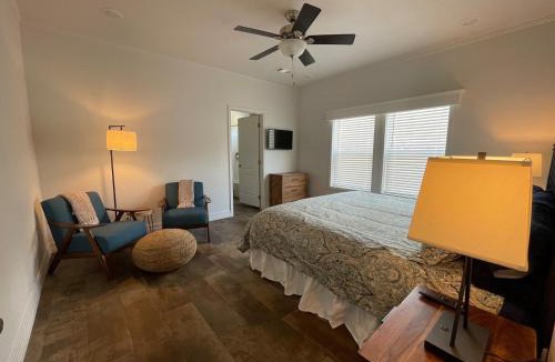 Hermosa House | 2Bed2Bath with Creek and Open Spaces