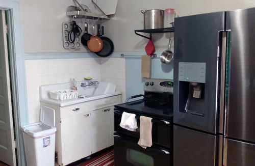 Sheboygan Apartment | 2BR Duplex Lower Overlooking Kiwanis Park