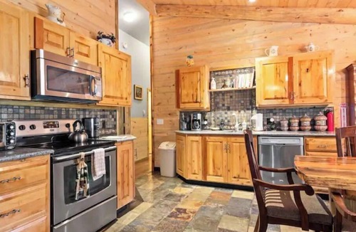 Estes Park Cabin | 3 bedroom 2 bath beautiful mountain rustic lodge #6136