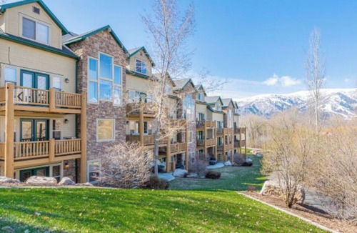 Wolf Creek Condo | 3-bedroom condo in fabulous Eden, skiing, biking, hiking, and water sports