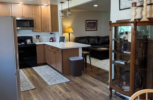 Sterling House | 3-bedroom family friendly home in Sterling with cool AC breeze