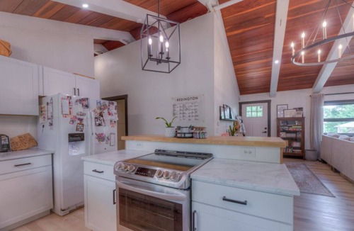 Grove Cabin | 3-bedroom fully remodeled cabin in charming Grove, OK Private boat ramp.