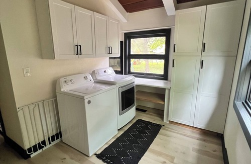 Grove Cabin | 3-bedroom fully remodeled cabin in charming Grove, OK Private boat ramp.