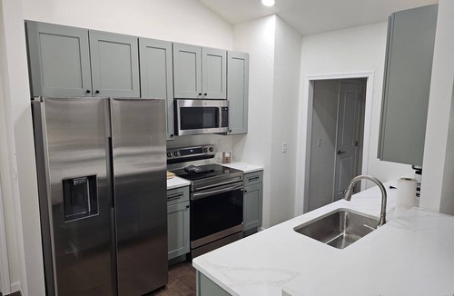 Dodge City House | 3-bedroom house in enchanting Dodge City with AC for comfort