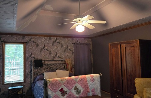 Liberty House | 3-bedroom house in historic Liberty,MO easy access to Kansas City World Cup 2026