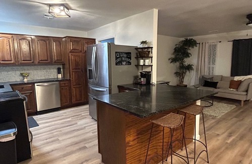 Independence House | 3-bedroom house in peaceful Independence. Enjoy your stay