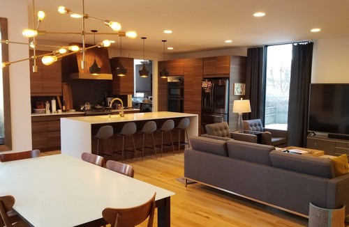 Kansas City House | 3 Bedroom House in Midtown Kansas City 2 Miles from Fan Fest