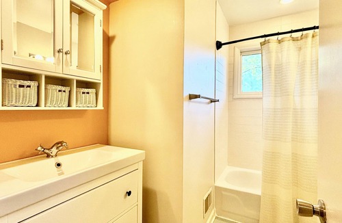 Prairie Village House | 3-bedroom ranch in beautiful Prairie Village with AC and charm