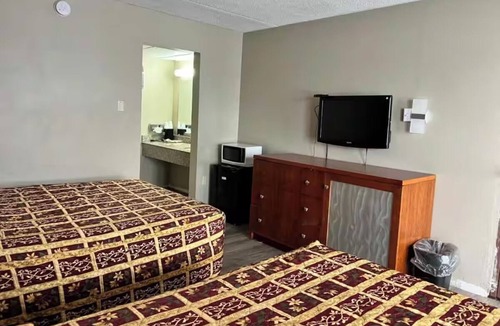Devils Lake Hotel | 3 Convenient Lodgings w/Essentials & Free Parking Near Devils Lake Amtrak