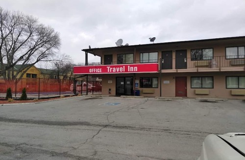 South Central Omaha Apartment | 3 Full bed|smoking|Omaha NE