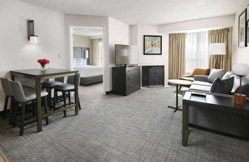 Richardson Hotel | 3 Spacious Suites with Fully-equipped Kitchens! Pool Access & Sports Court!