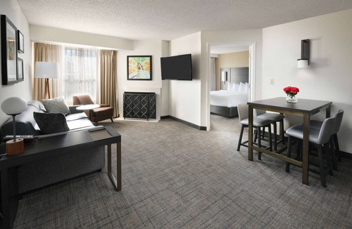 Richardson Hotel | 3 Spacious Suites with Fully-equipped Kitchens! Pool Access & Sports Court!