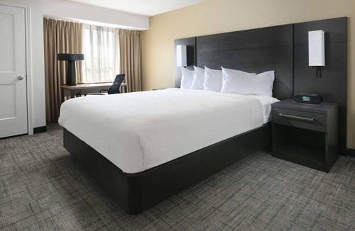 Richardson Hotel | 3 Spacious Suites with Fully-equipped Kitchens! Pool Access & Sports Court!