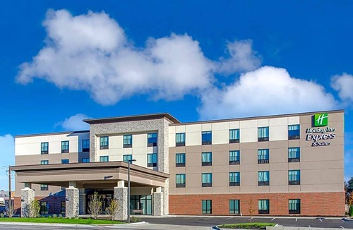 Atchison Hotel | 3-Star Hotel ∙ Holiday Inn Express & Suites - Atchison, an IHG Hotel