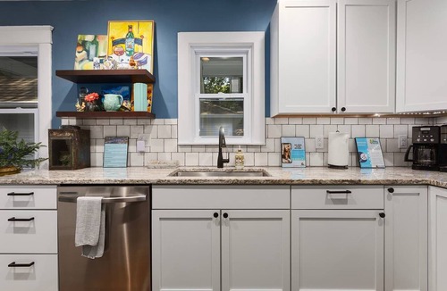 Rosedale House | 30 day Stay! Hot Tub Sleeps 5 Near KU MED+Plaza