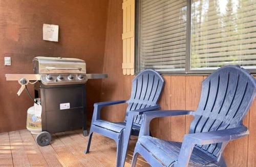 Island Park Cabin | 30 MIN to YNP | 4 Bedrooms | Near Big Springs