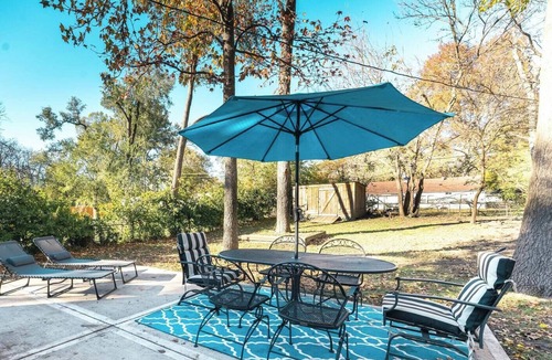 Prairie Village House | 3BR 30-Day Stay Family + Pet Friendly Near Park + Hospitals