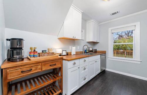 Fairway House | 3BR 3BA Fairway Home Dog-Friendly Fenced Yard