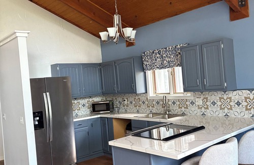 Salina House | 3br/3bth Colorado home next to Indian Rock, Smoky River fishing, walking trails