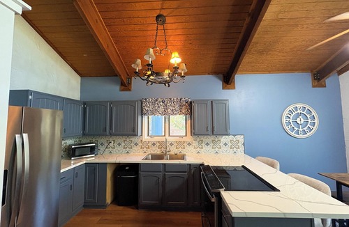 Salina House | 3br/3bth Colorado home next to Indian Rock, Smoky River fishing, walking trails
