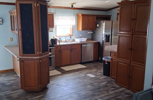 Wyandotte House | 4 bed 3 bath waterfront home on Grand Lake