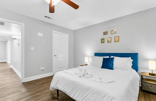 Arlington Apartment | 4 min Walking distance to Cowboys Stadium