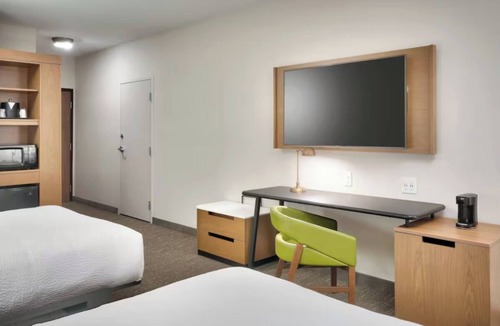 Union Square Hotel | 4 Units w/Pool, Gym & Breakfast | Minutes from Red Rocks Amphitheatre & Downtow
