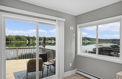 Smyrna Cottage | 4bd 2bth Lakefront Cottage Firepit & Kayaks