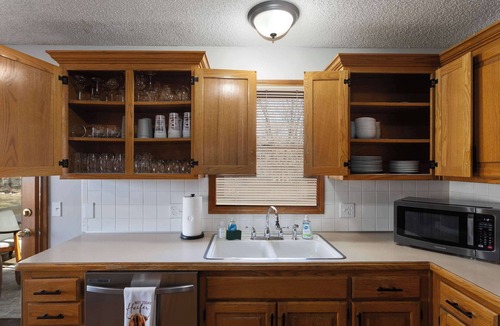 Olathe House | 4BR House with 5 Kings, Game Room Major international sporting event Futbol