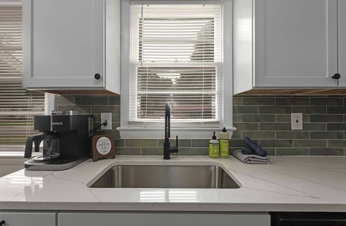 Lee's Summit House | 4BR | King Beds + Ping Pong + Darts