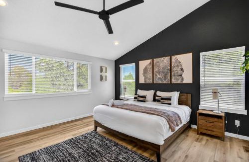 Northeast Colorado Springs House | 4BR Mountain Retreat with Games Large Deck &Views