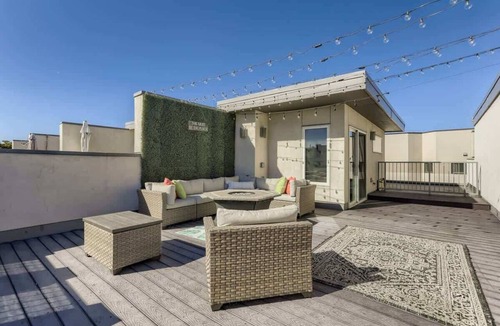 Highland Condo | 4BR Upscale Townhome/Roof Top w/Skyline Views