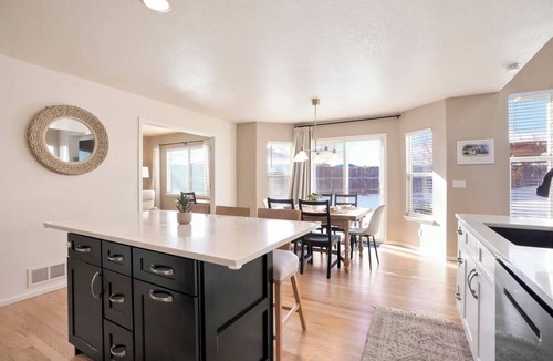 East Quincy Highlands House | 4BR w/Theater Room & EV Charger! Fam Friendly!