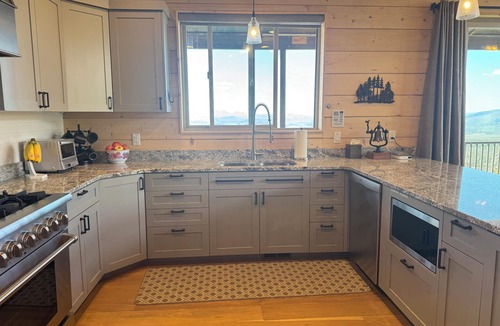 Mount Pleasant Cabin | 5-bedroom cabin on a ridge with the most extraordinary views in Sanpete County