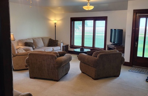 Meade County House | 5-bedroom farmhouse in the heart of farm & ranch country.