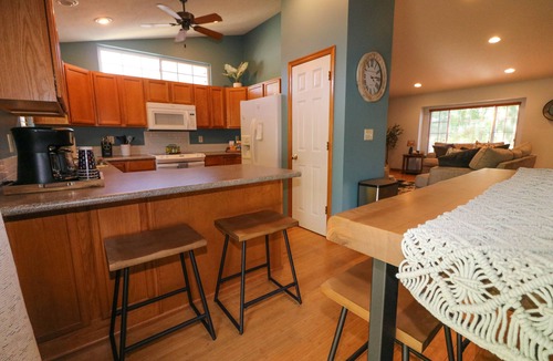 Highlands House | 5 Bedroom Lincoln Home 10 Minutes from Downtown