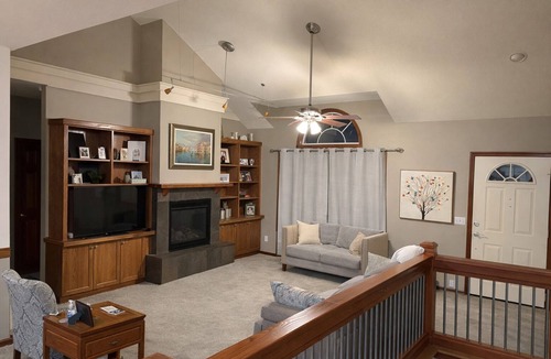Platte City House | 5 Bedroom Pet Friendly Home 10 Minutes from Airport Perfect for World Cup.