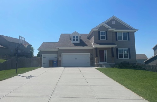Jefferson House | 5 Bedroom West Omaha Home with Hot Tub - Perfect for CWS Family/Group