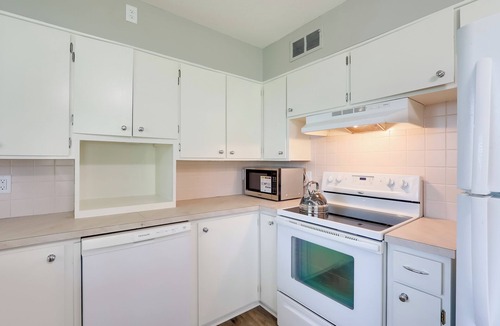 Wichita House | 5 Mi to Zoo: Family Retreat in Wichita!