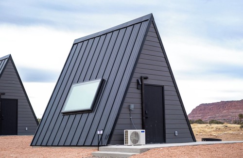 Teasdale Cabin | #51 Star-Gazing A-frame cabin, King Bed, No Pets, Bathroom located at Bath house