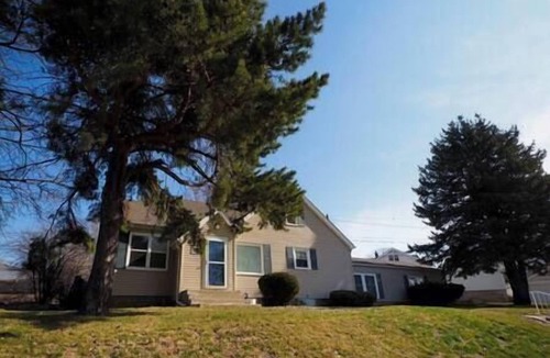 Sioux City House | 5BR Crew Hub | Sleeps 9+ | Fast WiFi + Parking