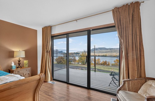 Asotin County House | 5BR Snake River View Retreat, Hot Tub, Sleeps 13, Steps to River Path.