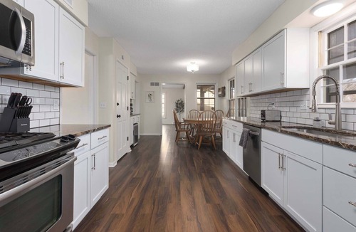 Shawnee House | 5King Beds; 1 Queen 6BR + Air Hockey