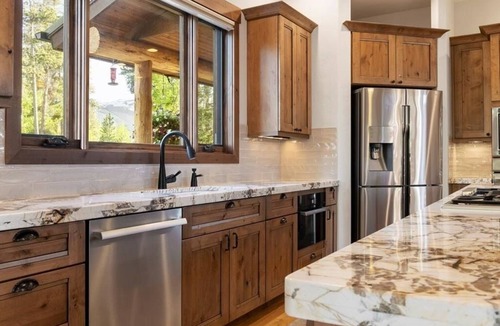 Weisshorn House | 5Stars! "Like Staying at the Ritz!" Luxury in-town Home, Amazing Views & Hot Tub