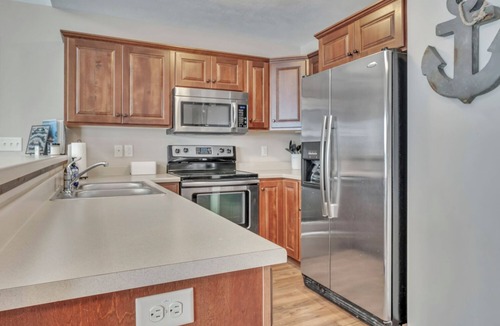 Arnolds Park Cabin | 6 Free Water Park Passes- Family Cabin over looking a pond!