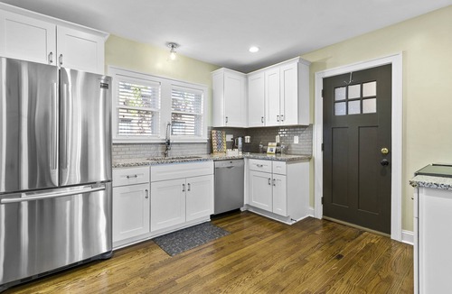 Kansas City House | 6bdm House - Plaza Loose Park UMKC Whole Foods — FREE KC Streetcar!