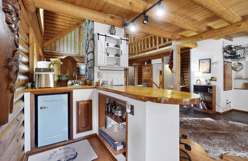 Tererro Cabin | 6BR, 4 BTH, 3 story, Mountain Lodge, Sleeps 14, Across From Pecos River, WiFi