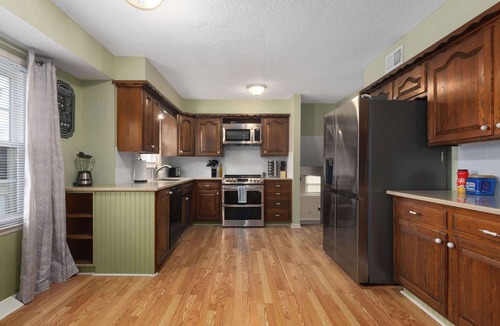 Lenexa House | 7 King beds with 2 Living Spaces