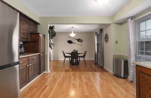 Lenexa House | 7 King beds with 2 Living Spaces
